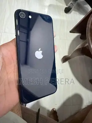 Apple iPhone SE 3 (Used)