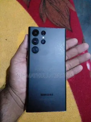 Samsung Galaxy S22 Ultra Good condition all (Used)