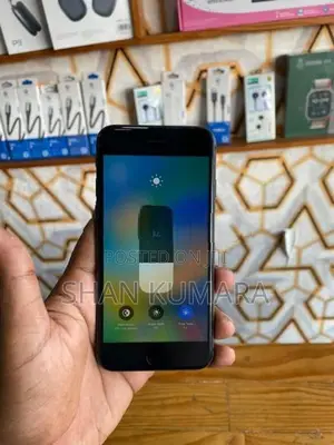 Apple iPhone 8 (Used)