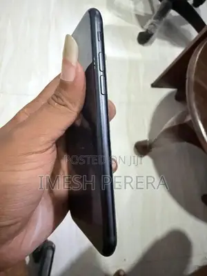 Apple iPhone SE 3 (Used)
