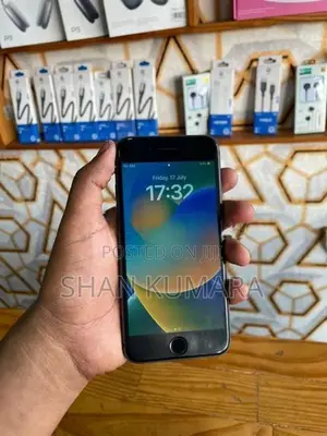 Apple iPhone 8 (Used)