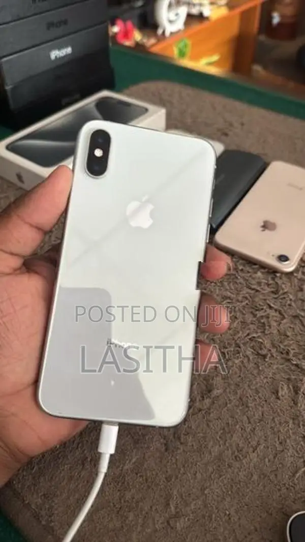 Apple iPhone XS (Used)