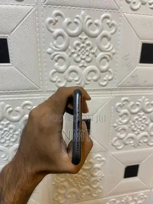 Apple iPhone 11 (Used)