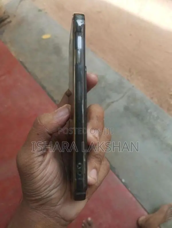 Apple iPhone 8 (Used)