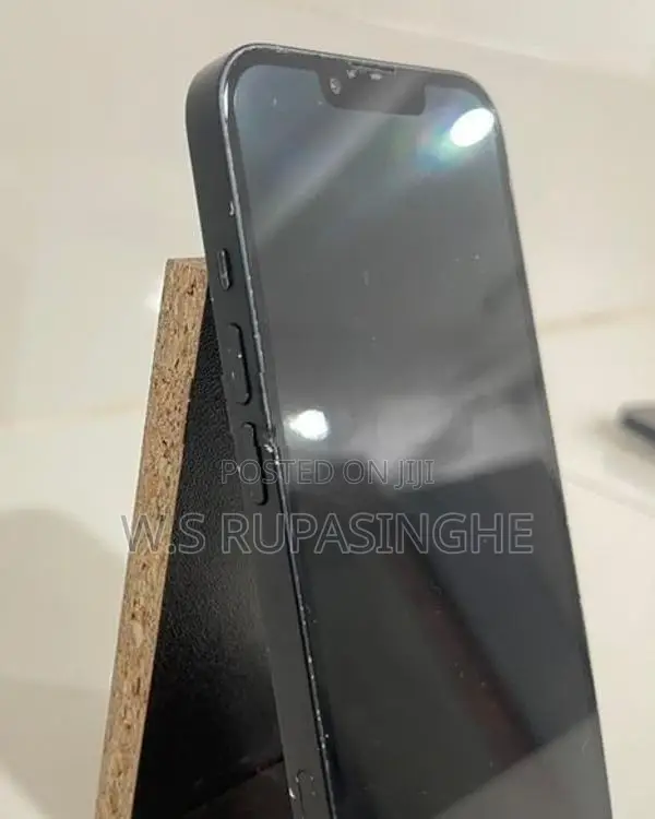 Apple iPhone 13 (Used)