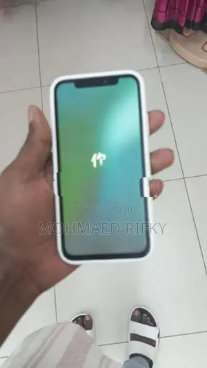 Apple iPhone XS (Used)
