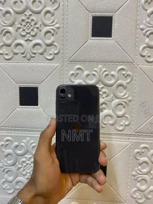Apple iPhone 11 (Used)