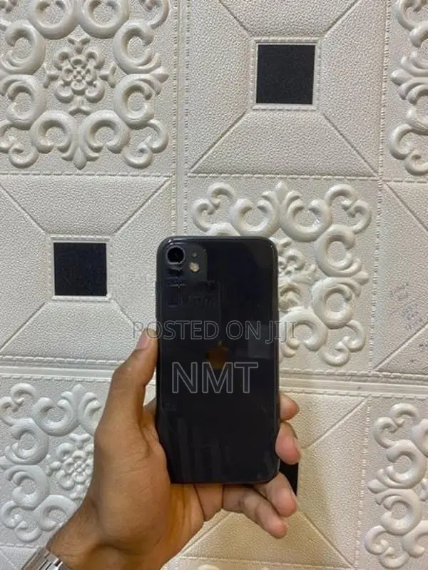 Apple iPhone 11 (Used)