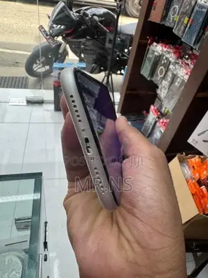 Apple iPhone 11 (Used)