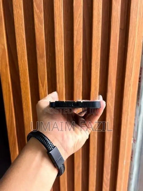 Apple iPhone 16 i phone (Used)