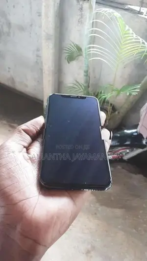 Apple iPhone X (Used)