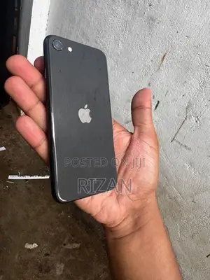Apple iPhone SE 2 black (Used)