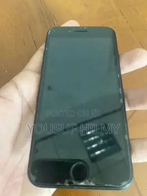 Apple iPhone SE 2 (Used)