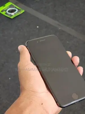 Apple iPhone 8 i phone (Used)