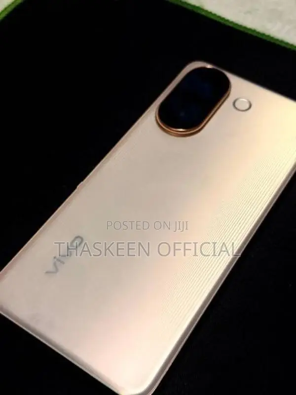 Vivo V60e Golden (Used)