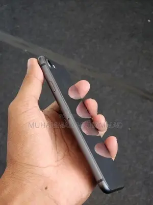 Apple iPhone 8 i phone (Used)