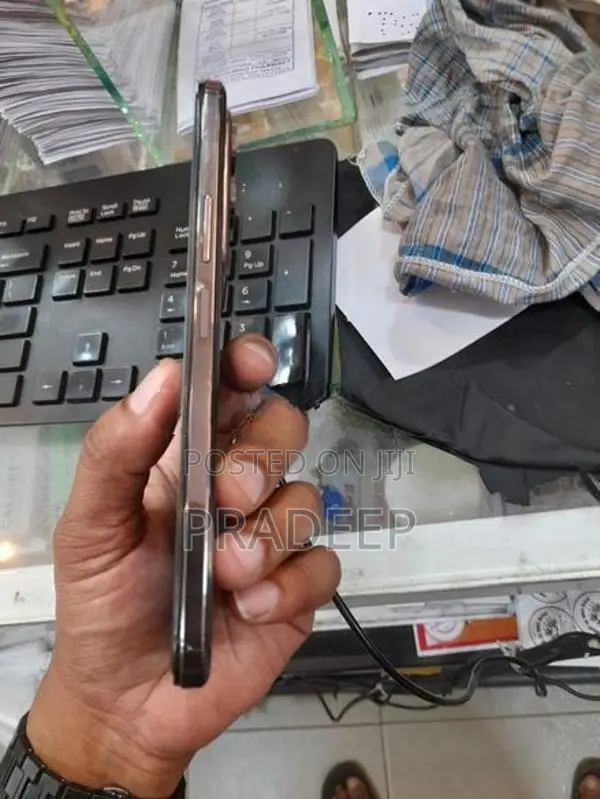 Vivo Y29 8gb ram.256gb rom (Used)