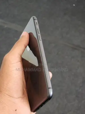 Apple iPhone 8 i phone (Used)