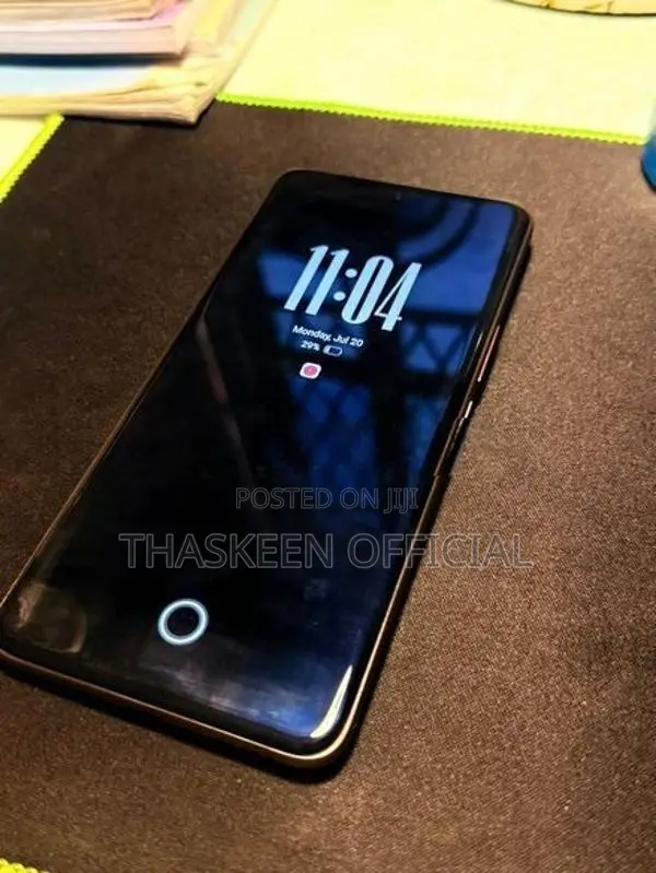 Vivo V60e Golden (Used)