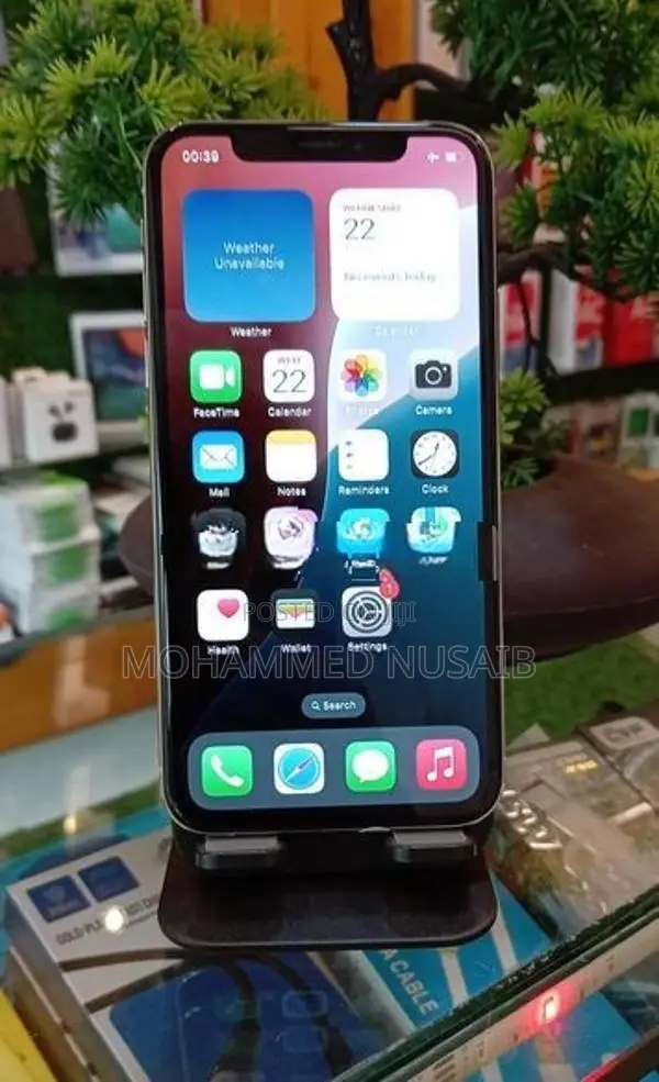 Apple iPhone XS (Used)