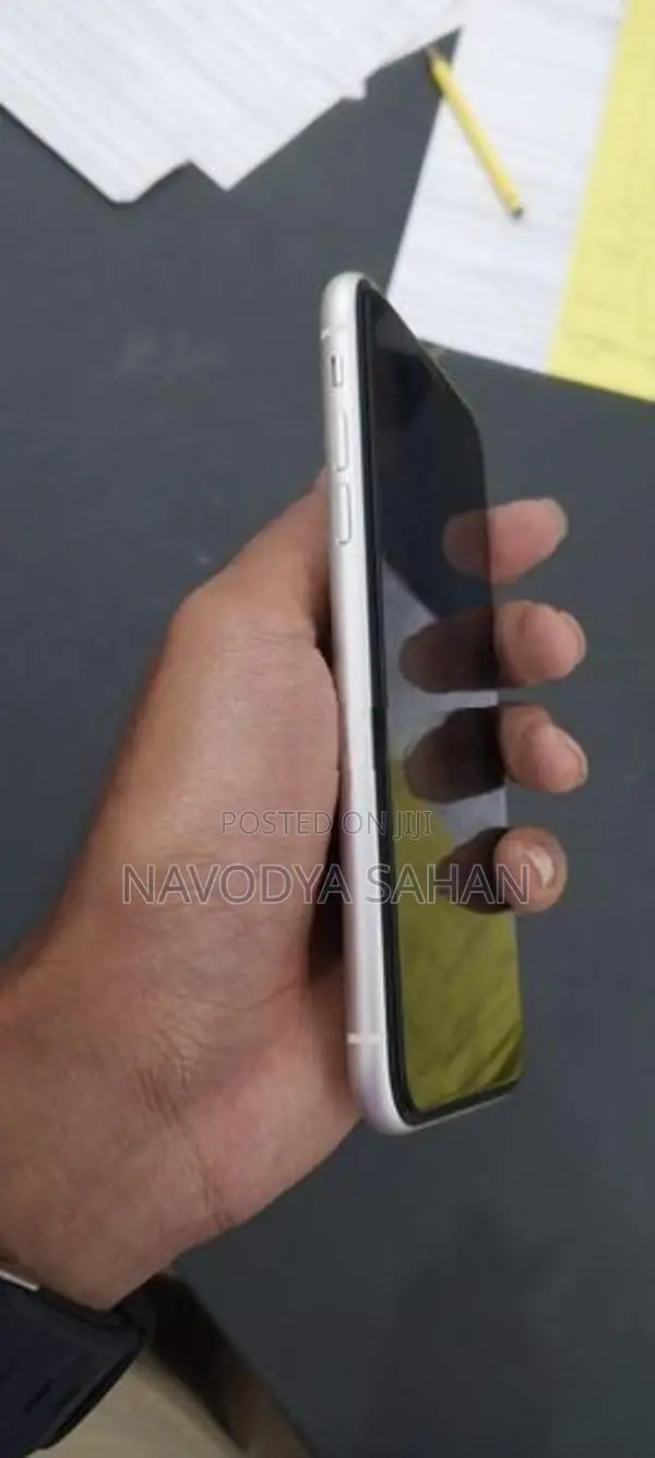 Apple iPhone 11 (Used)