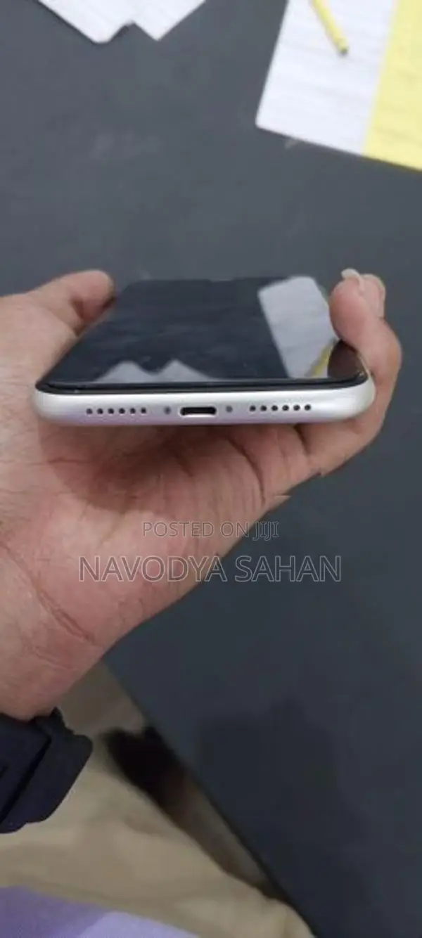 Apple iPhone 11 (Used)