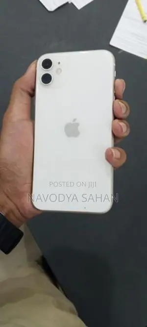 Apple iPhone 11 (Used)