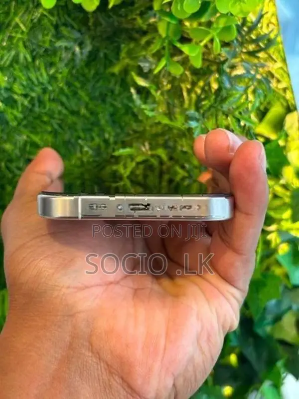 Apple iPhone 15 Pro (Used)