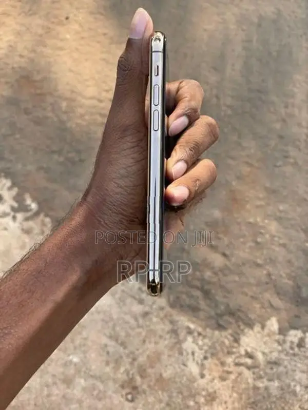 Apple iPhone 11 Pro 256GB (Used)