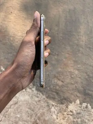 Apple iPhone 11 Pro 256GB (Used)