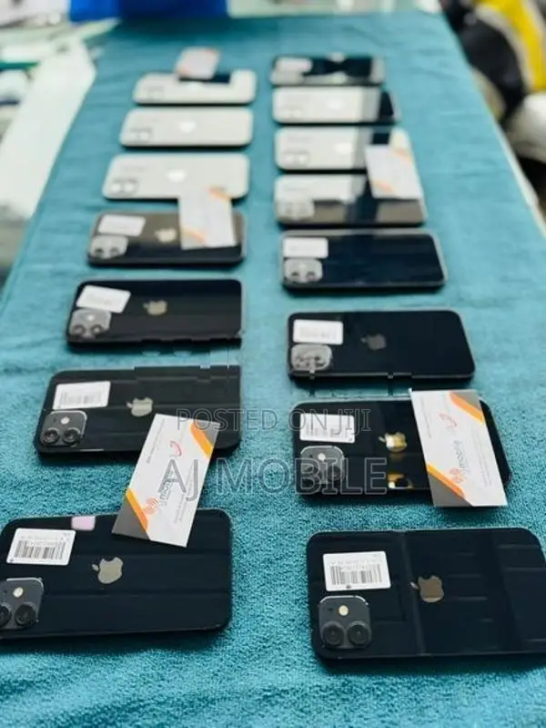 Apple iPhone 12 64GB (Used)