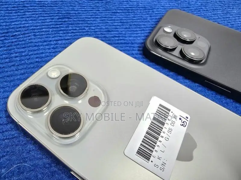 Apple iPhone 15 Pro Max 256GB (Used)