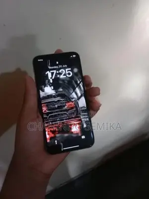 Apple iPhone XS (Used)