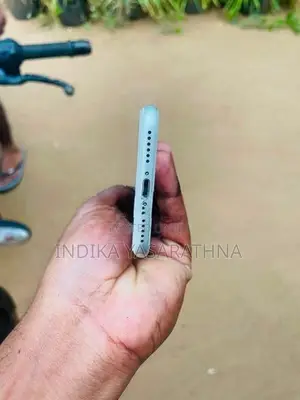 Apple iPhone 7 (Used)