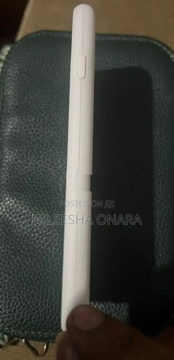 Apple iPhone 6S (Used)