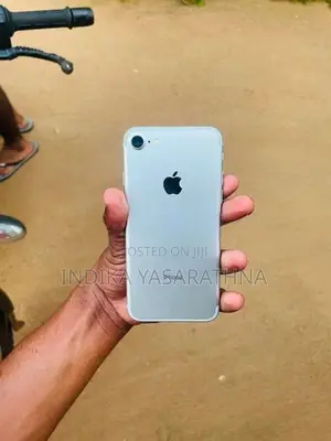 Apple iPhone 7 (Used)