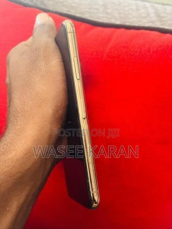 Apple iPhone XS (Used)