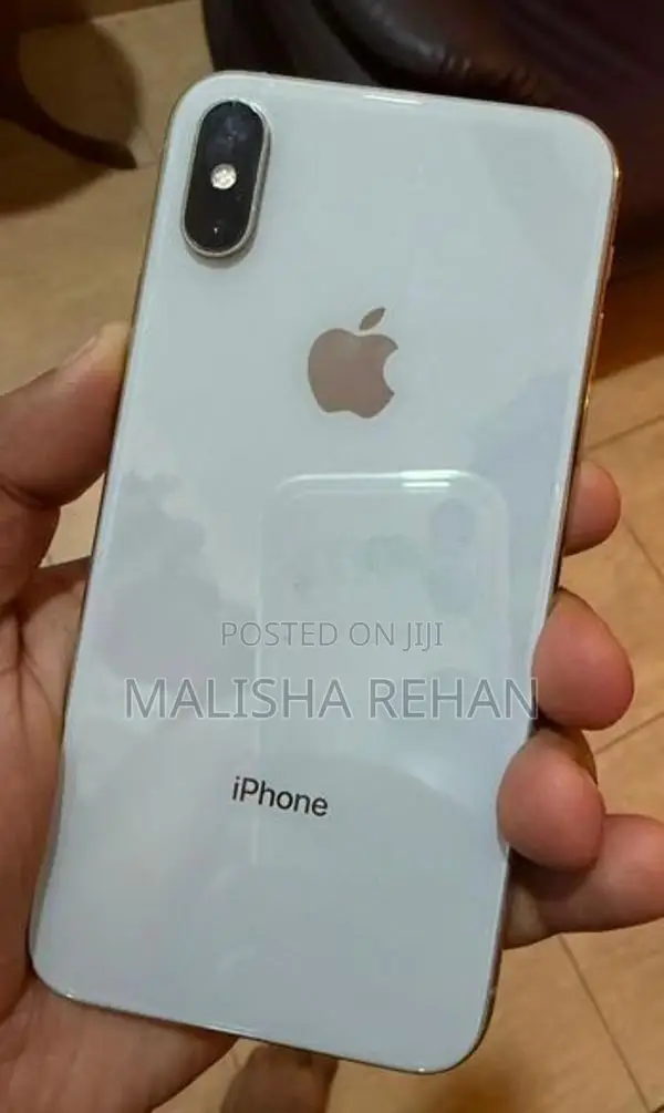 Apple iPhone XS 64GB (Used)