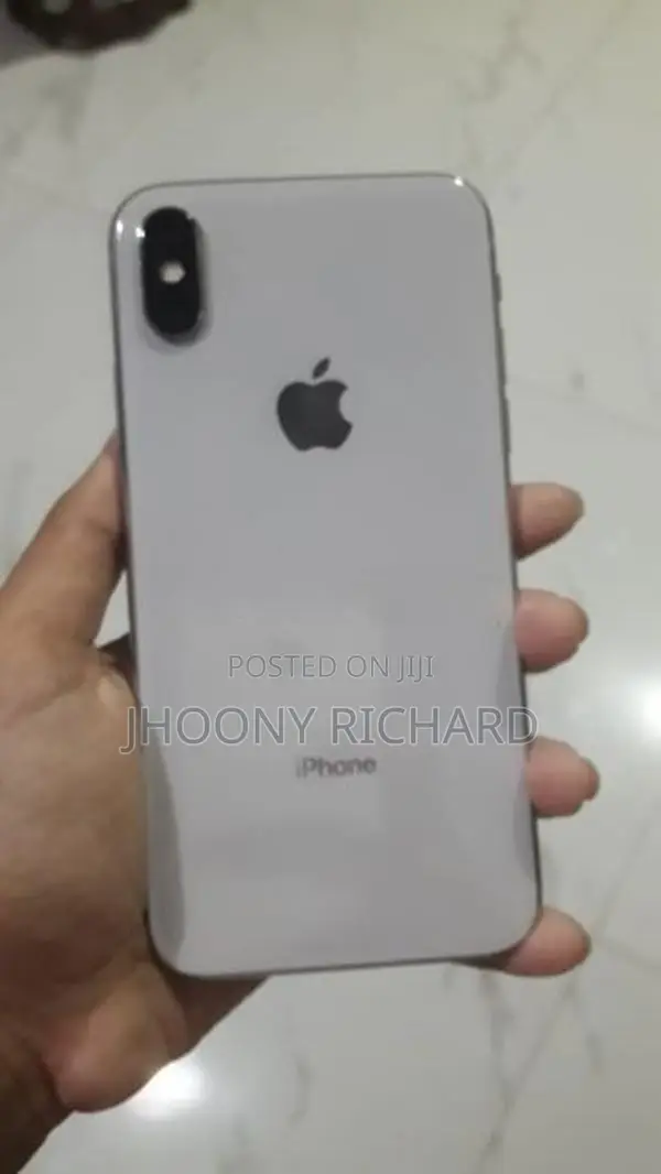 Apple iPhone XS (Used)