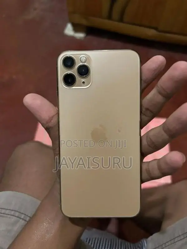 Apple iPhone 11 Pro Max Gold (Used)