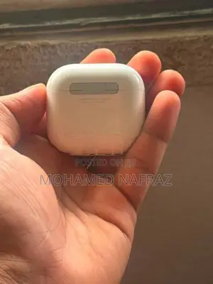 AirPods 4