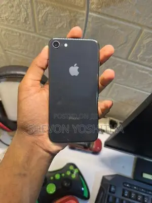 Apple iPhone 8 (Used)