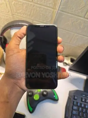 Apple iPhone X (Used)