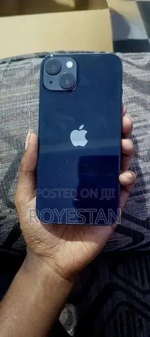 Apple iPhone 13 (Used)