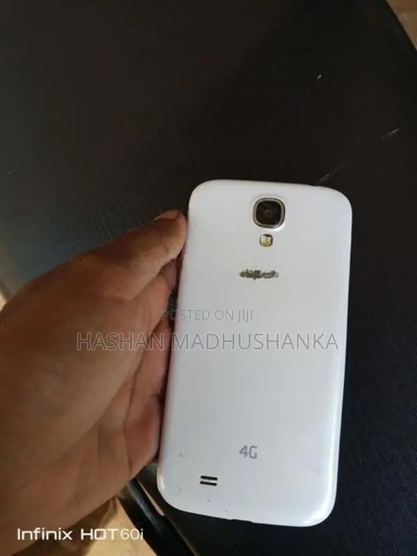 Samsung Galaxy S4 (Used)