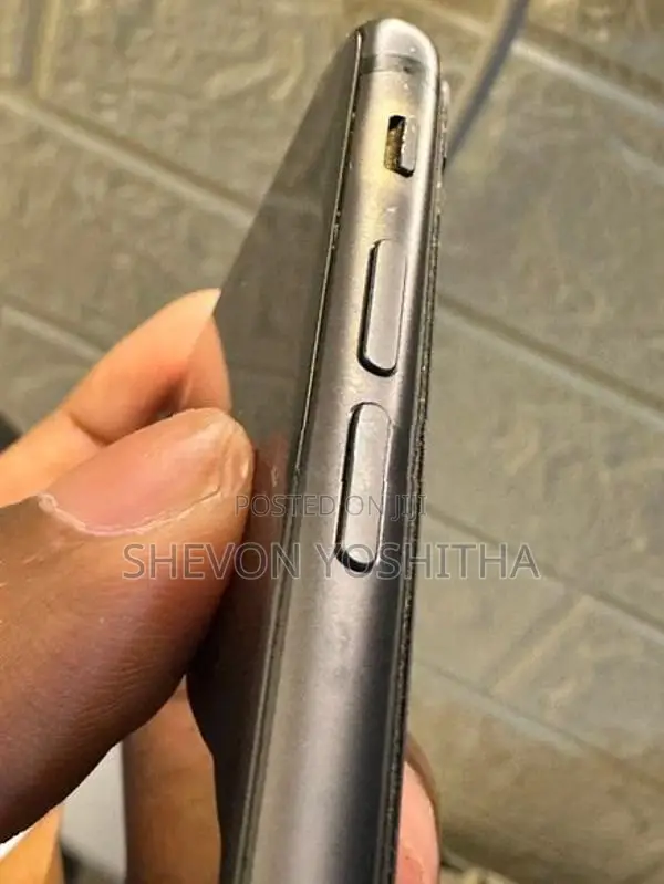 Apple iPhone 8 (Used)