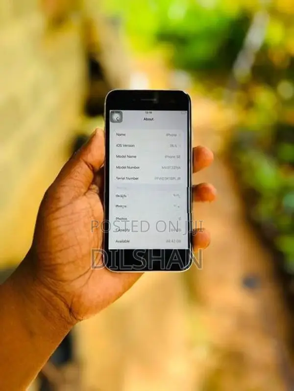 Apple iPhone SE 2 (Used)