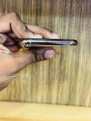 Apple iPhone XS (Used)