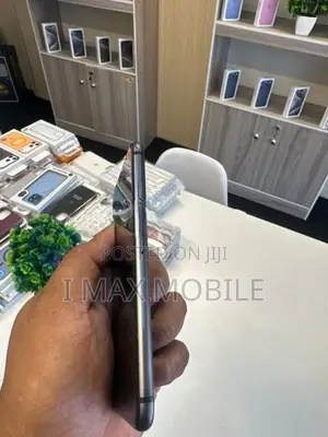 Apple iPhone 8 (Used)