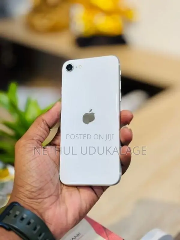 Apple iPhone SE 2 128GB (Used)